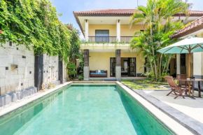 Cometa Prime 3BR Private Pool Luxury Villa Seminyak